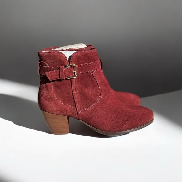 🌻NEW Diba Sleek Burgundy Suede Ankle Boots Sizes 7 - Picture 1 of 10